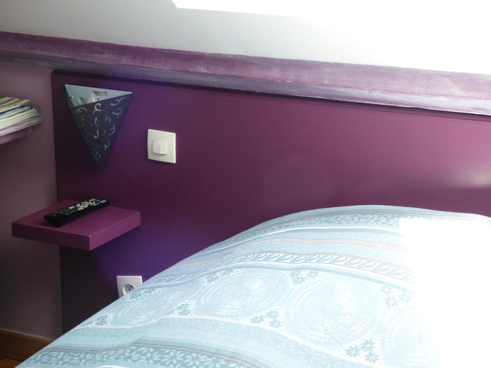 La Colline Aux Yeux Doubs Bed & Breakfast Бом-ле-Дам Стая снимка