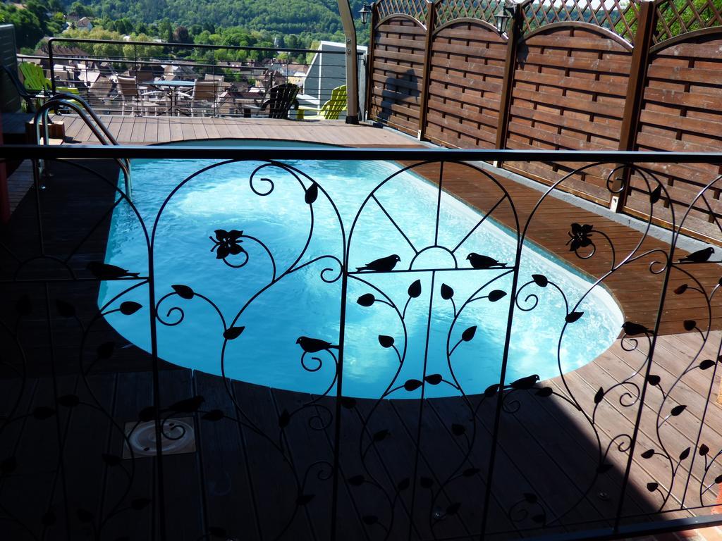 La Colline Aux Yeux Doubs Bed & Breakfast Бом-ле-Дам Екстериор снимка