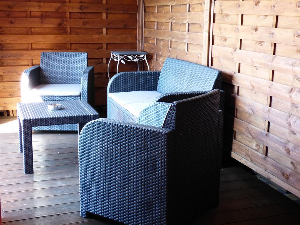 La Colline Aux Yeux Doubs Bed & Breakfast Бом-ле-Дам Екстериор снимка