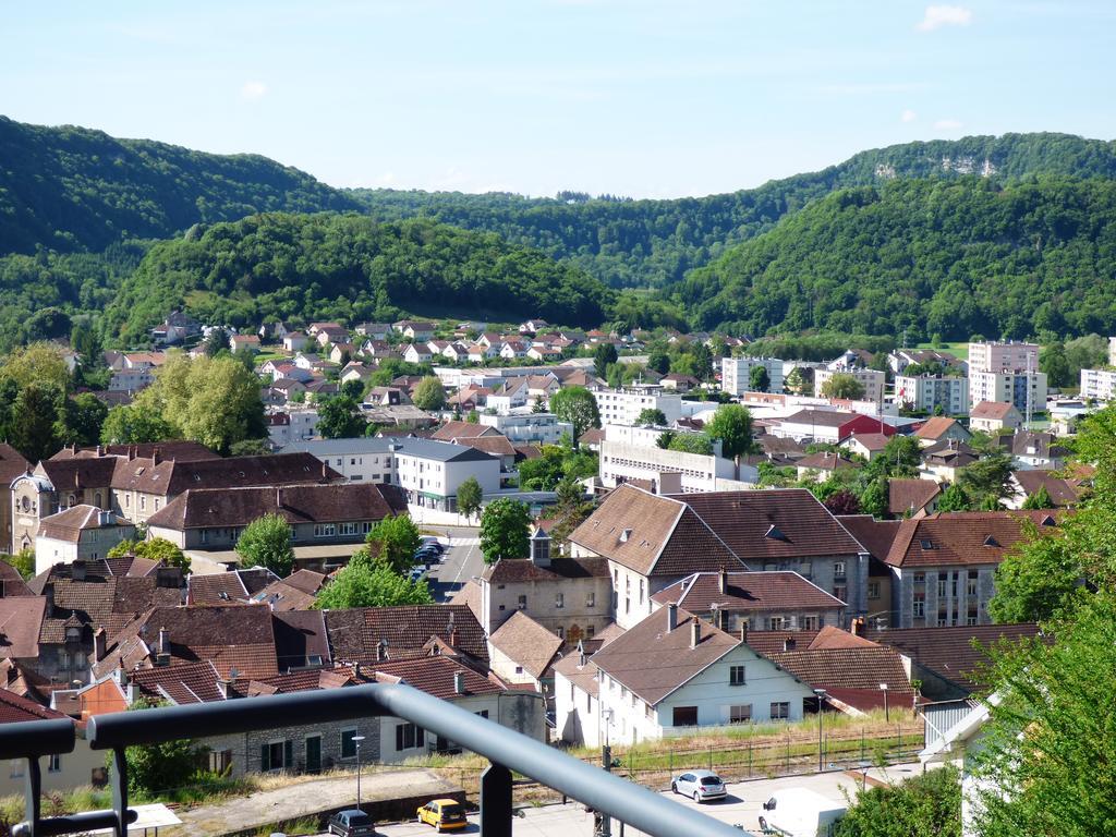 La Colline Aux Yeux Doubs Bed & Breakfast Бом-ле-Дам Екстериор снимка