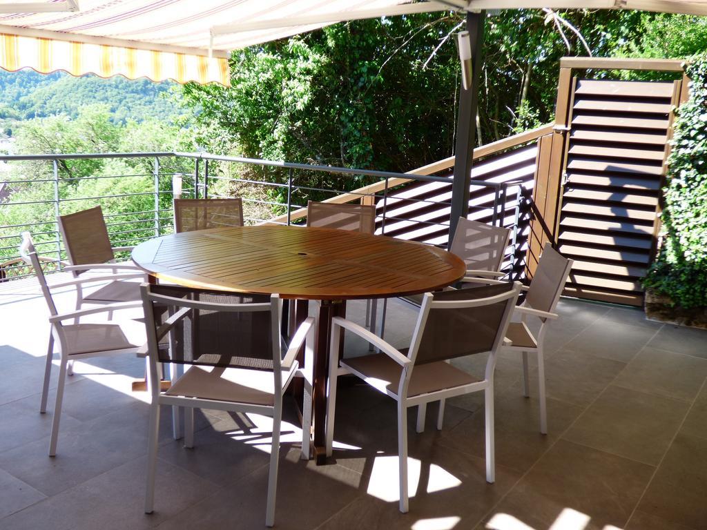 La Colline Aux Yeux Doubs Bed & Breakfast Бом-ле-Дам Екстериор снимка
