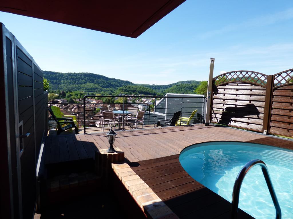 La Colline Aux Yeux Doubs Bed & Breakfast Бом-ле-Дам Екстериор снимка