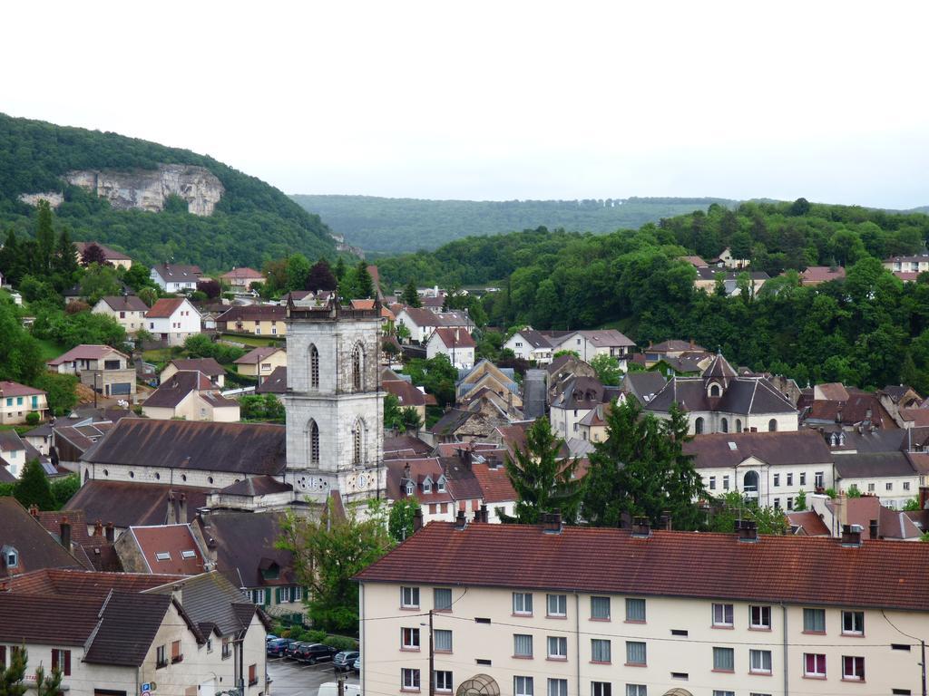 La Colline Aux Yeux Doubs Bed & Breakfast Бом-ле-Дам Екстериор снимка